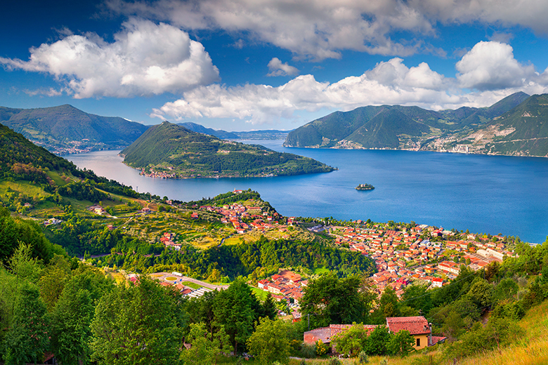 A view of Iseo Lake, photo credits © Andrew Mayovskyy / Shutterstock.com